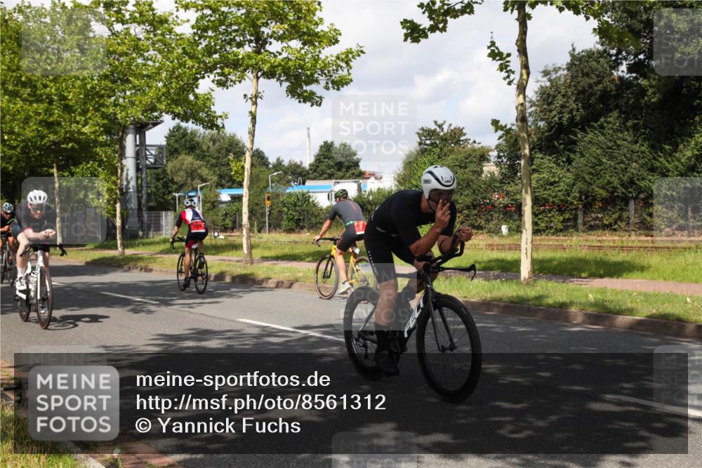 10.08.2025 - GEWOBA Citytriathlon Bremen Yannick Fuchs http://msf.ph/oto/8561312 10.08.2025 12:15:06 Radfahren 551, 564, 627, 657, 753, 826, 852, 857, 876, 897, 947, 959, 1011, 1020 meine-sportfotos.de