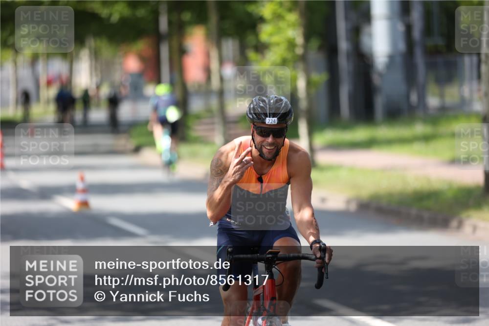 10.08.2025 - GEWOBA Citytriathlon Bremen Yannick Fuchs http://msf.ph/oto/8561317 10.08.2025 14:22:13 Radfahren 109, 186, 215, 224, 253, 258, 262 meine-sportfotos.de