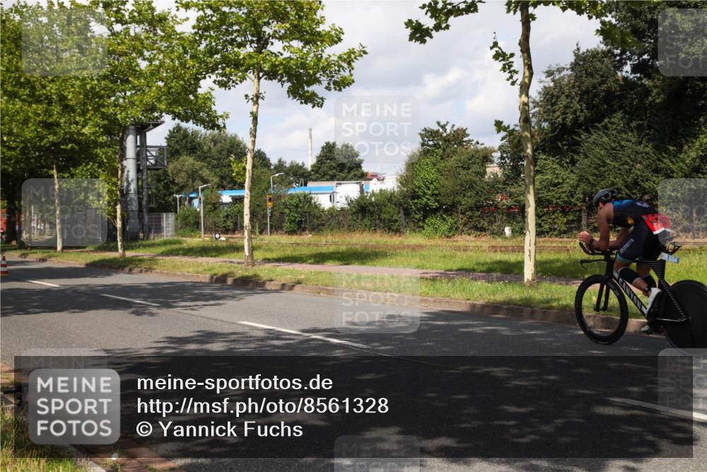 10.08.2025 - GEWOBA Citytriathlon Bremen Yannick Fuchs http://msf.ph/oto/8561328 10.08.2025 12:15:14 Radfahren 564, 591, 643, 753, 852, 876, 947, 959, 1011 meine-sportfotos.de
