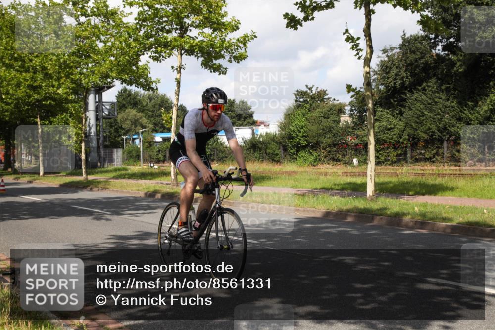 10.08.2025 - GEWOBA Citytriathlon Bremen Yannick Fuchs http://msf.ph/oto/8561331 10.08.2025 12:15:18 Radfahren 564, 591, 643, 753, 852, 858, 876, 947, 959, 1011 meine-sportfotos.de