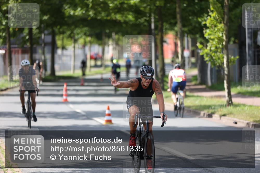 10.08.2025 - GEWOBA Citytriathlon Bremen Yannick Fuchs http://msf.ph/oto/8561335 10.08.2025 14:22:15 Radfahren 109, 186, 215, 217, 224, 253, 258, 262 meine-sportfotos.de