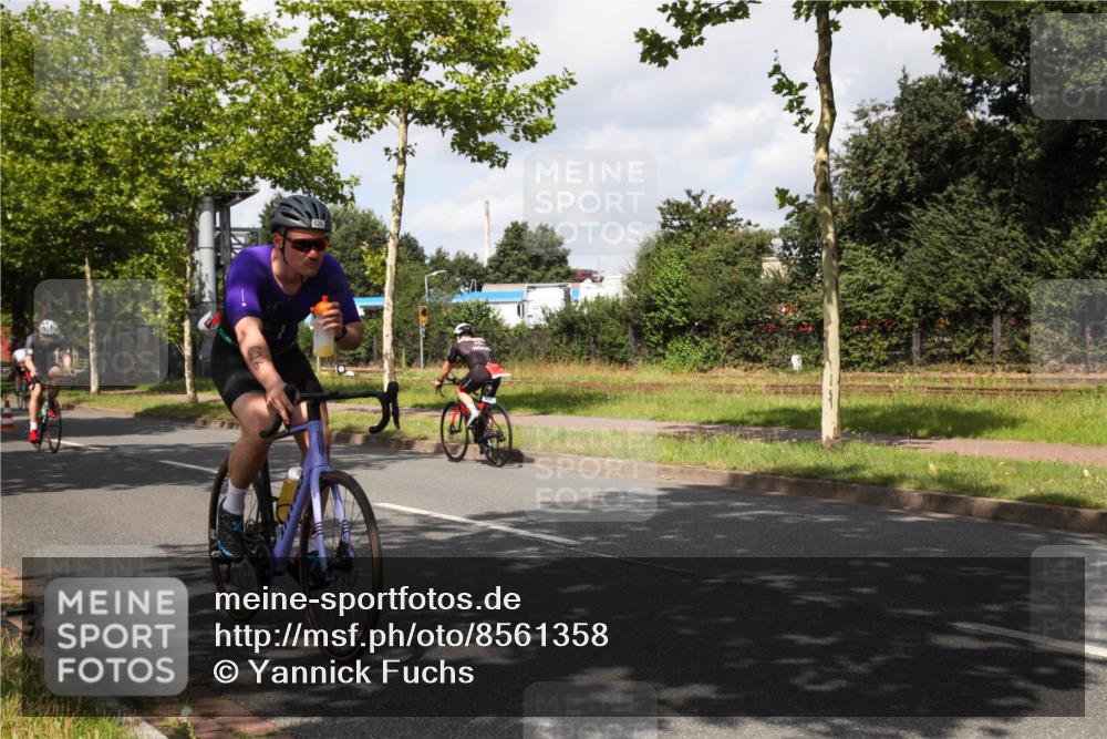 10.08.2025 - GEWOBA Citytriathlon Bremen Yannick Fuchs http://msf.ph/oto/8561358 10.08.2025 12:15:47 Radfahren 600, 626, 641, 682, 715, 824, 836, 839, 840, 859, 891, 1016, 1022 meine-sportfotos.de