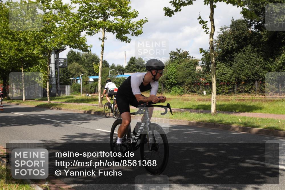 10.08.2025 - GEWOBA Citytriathlon Bremen Yannick Fuchs http://msf.ph/oto/8561368 10.08.2025 12:15:51 Radfahren 600, 626, 641, 682, 686, 707, 715, 824, 836, 839, 840, 859, 891, 1016, 1022 meine-sportfotos.de