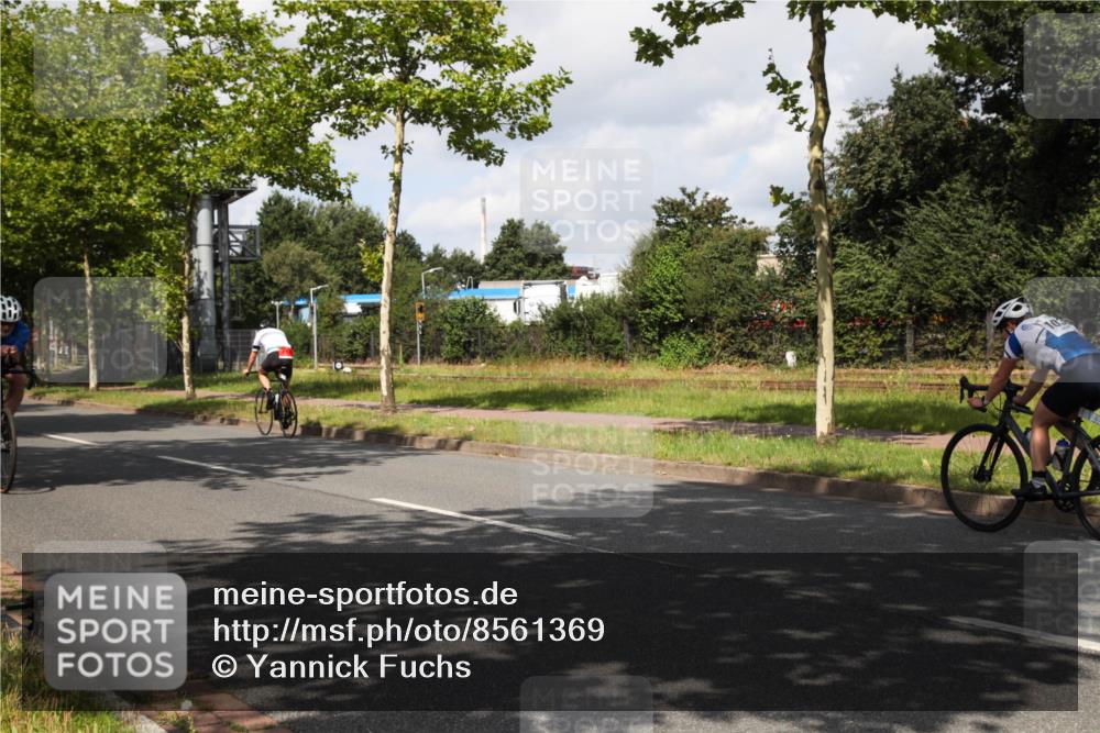 10.08.2025 - GEWOBA Citytriathlon Bremen Yannick Fuchs http://msf.ph/oto/8561369 10.08.2025 12:15:52 Radfahren 600, 626, 641, 682, 686, 707, 715, 824, 836, 839, 840, 859, 891, 1016, 1022 meine-sportfotos.de