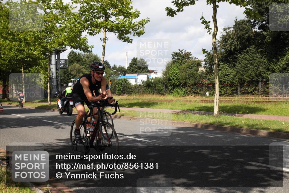 10.08.2025 - GEWOBA Citytriathlon Bremen Yannick Fuchs http://msf.ph/oto/8561381 10.08.2025 12:15:57 Radfahren 600, 626, 654, 682, 686, 707, 715, 824, 836, 839, 840, 859, 891, 1016, 1022 meine-sportfotos.de