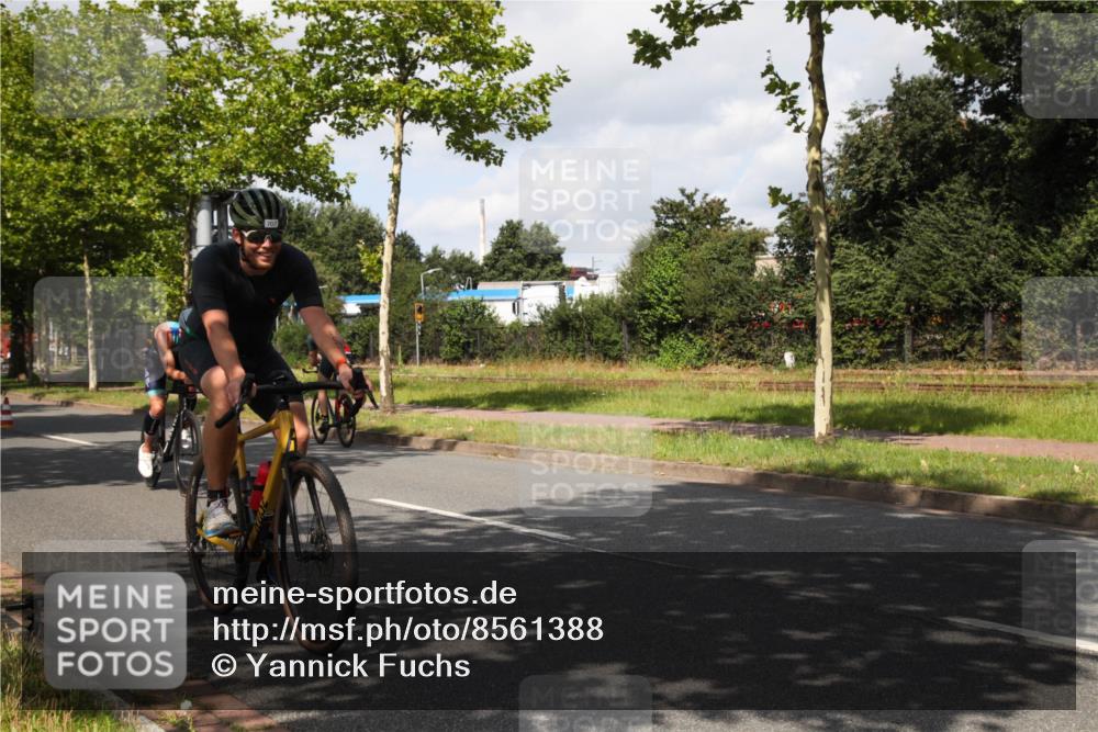 10.08.2025 - GEWOBA Citytriathlon Bremen Yannick Fuchs http://msf.ph/oto/8561388 10.08.2025 12:16:02 Radfahren 600, 654, 682, 686, 707, 715, 824, 836, 840, 859, 891, 1016, 1022 meine-sportfotos.de