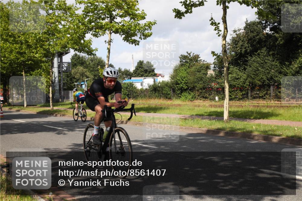 10.08.2025 - GEWOBA Citytriathlon Bremen Yannick Fuchs http://msf.ph/oto/8561407 10.08.2025 12:16:33 Radfahren 567, 742, 768, 783, 820, 843, 902 meine-sportfotos.de