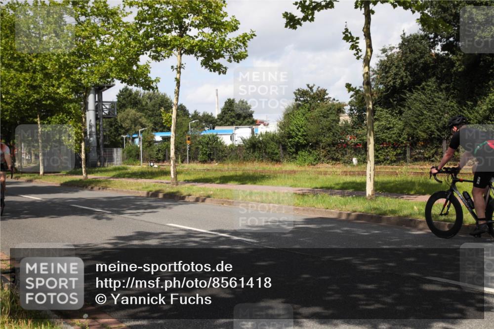 10.08.2025 - GEWOBA Citytriathlon Bremen Yannick Fuchs http://msf.ph/oto/8561418 10.08.2025 12:16:41 Radfahren 567, 742, 768, 783, 843, 902, 915, 1010, 1035, 1039 meine-sportfotos.de