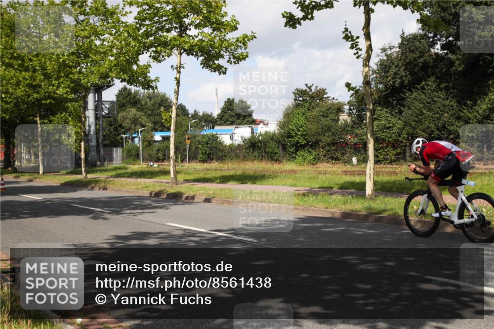 10.08.2025 - GEWOBA Citytriathlon Bremen Yannick Fuchs http://msf.ph/oto/8561438 10.08.2025 12:16:56 Radfahren 567, 783, 822, 877, 915, 1010, 1035, 1037, 1039 meine-sportfotos.de