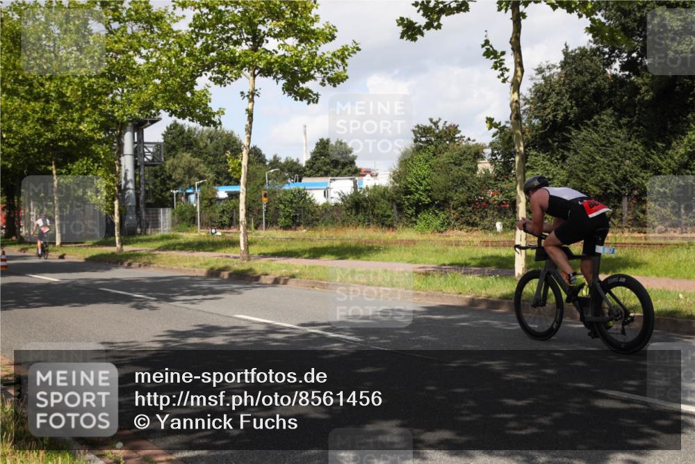 10.08.2025 - GEWOBA Citytriathlon Bremen Yannick Fuchs http://msf.ph/oto/8561456 10.08.2025 12:17:13 Radfahren 856, 956, 1037 meine-sportfotos.de