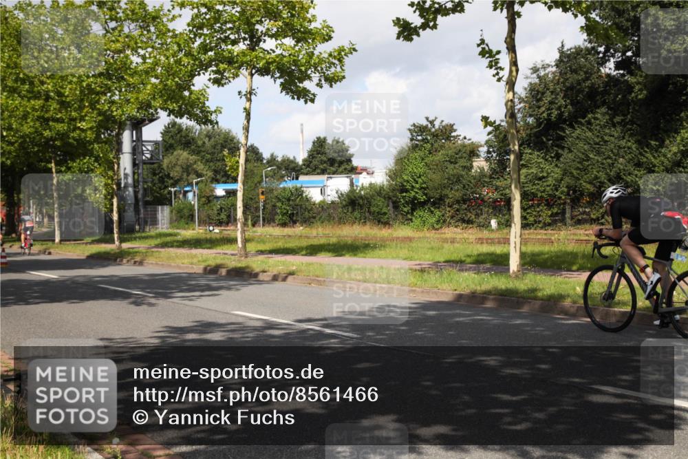 10.08.2025 - GEWOBA Citytriathlon Bremen Yannick Fuchs http://msf.ph/oto/8561466 10.08.2025 12:17:20 Radfahren 671, 856, 912, 956 meine-sportfotos.de