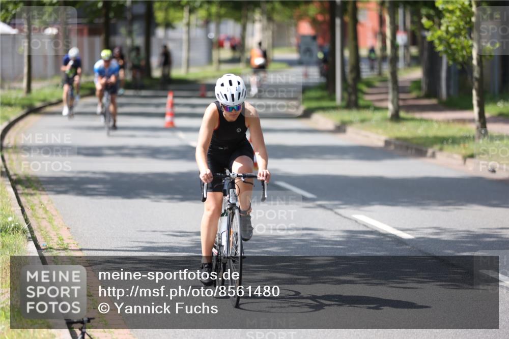 10.08.2025 - GEWOBA Citytriathlon Bremen Yannick Fuchs http://msf.ph/oto/8561480 10.08.2025 14:22:54 Radfahren 86, 89, 182, 204, 246, 252, 280, 288, 289, 297, 353, 427 meine-sportfotos.de