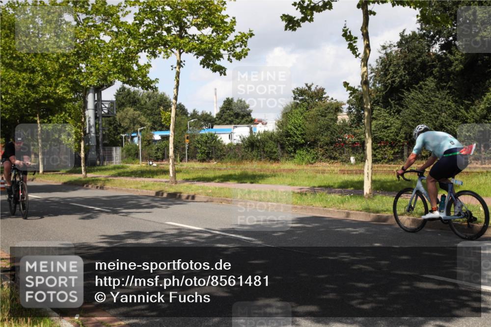 10.08.2025 - GEWOBA Citytriathlon Bremen Yannick Fuchs http://msf.ph/oto/8561481 10.08.2025 12:17:38 Radfahren 566, 671, 766, 912, 1025 meine-sportfotos.de