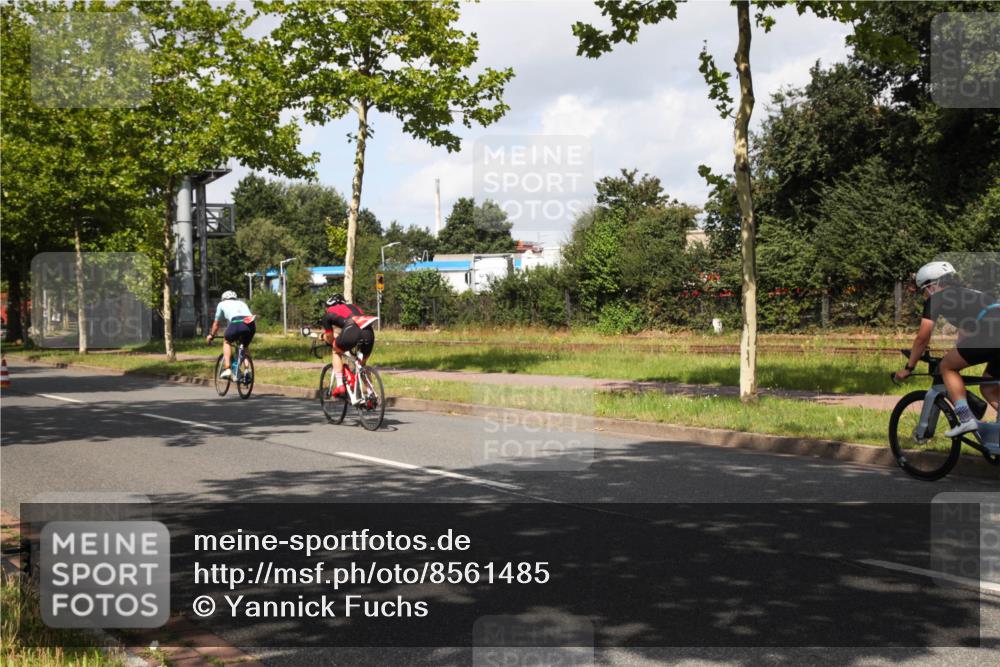 10.08.2025 - GEWOBA Citytriathlon Bremen Yannick Fuchs http://msf.ph/oto/8561485 10.08.2025 12:17:40 Radfahren 560, 566, 766, 912, 1025 meine-sportfotos.de