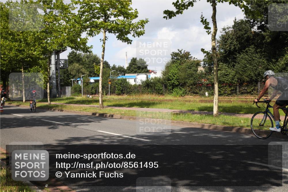 10.08.2025 - GEWOBA Citytriathlon Bremen Yannick Fuchs http://msf.ph/oto/8561495 10.08.2025 12:17:44 Radfahren 560, 566, 741, 765, 766, 933, 1025 meine-sportfotos.de