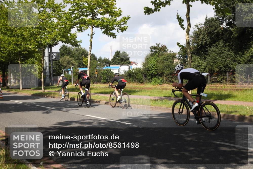 10.08.2025 - GEWOBA Citytriathlon Bremen Yannick Fuchs http://msf.ph/oto/8561498 10.08.2025 12:17:46 Radfahren 560, 566, 741, 765, 766, 933, 1025 meine-sportfotos.de