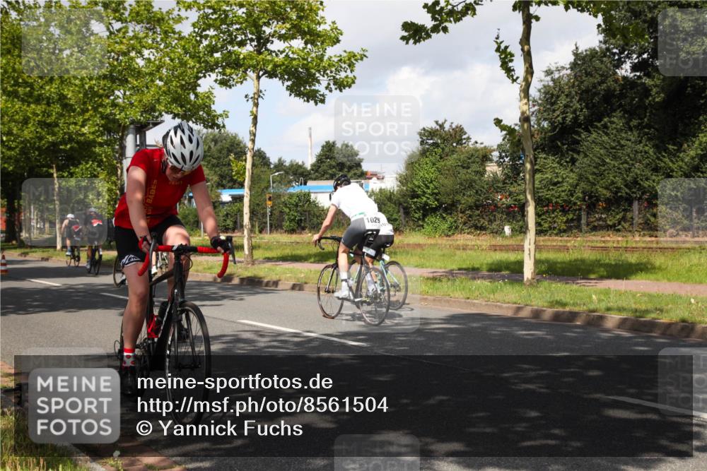 10.08.2025 - GEWOBA Citytriathlon Bremen Yannick Fuchs http://msf.ph/oto/8561504 10.08.2025 12:17:47 Radfahren 560, 566, 741, 765, 766, 933, 1025 meine-sportfotos.de