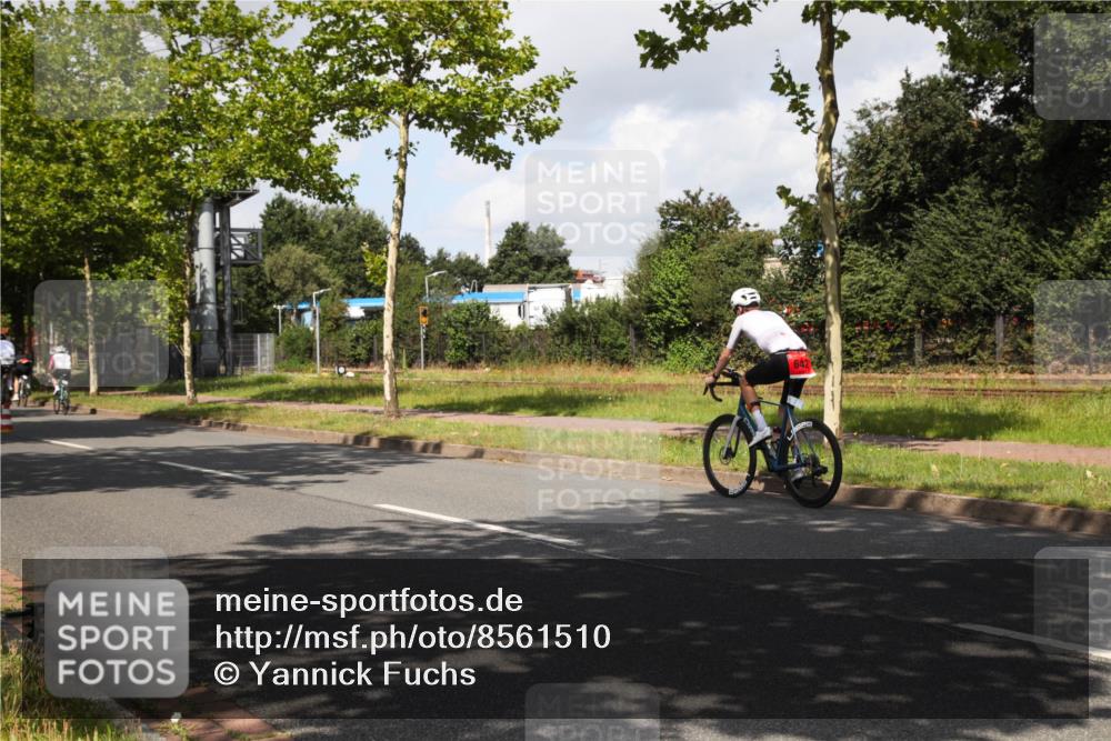 10.08.2025 - GEWOBA Citytriathlon Bremen Yannick Fuchs http://msf.ph/oto/8561510 10.08.2025 12:17:50 Radfahren 560, 566, 741, 765, 766, 933, 1025 meine-sportfotos.de