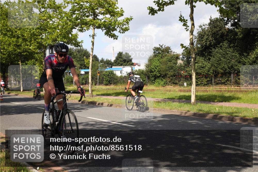 10.08.2025 - GEWOBA Citytriathlon Bremen Yannick Fuchs http://msf.ph/oto/8561518 10.08.2025 12:17:53 Radfahren 560, 566, 741, 765, 794, 867, 933, 1025 meine-sportfotos.de