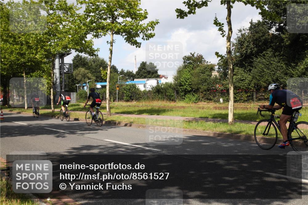 10.08.2025 - GEWOBA Citytriathlon Bremen Yannick Fuchs http://msf.ph/oto/8561527 10.08.2025 12:17:58 Radfahren 553, 560, 566, 741, 765, 794, 833, 867, 933, 966, 977, 1025 meine-sportfotos.de