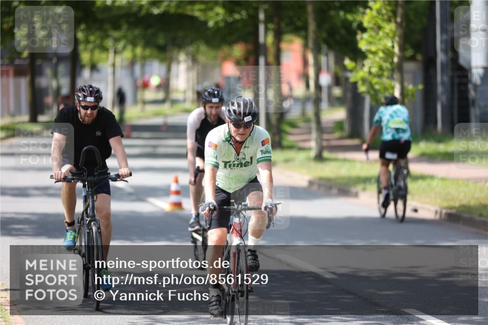 10.08.2025 - GEWOBA Citytriathlon Bremen Yannick Fuchs http://msf.ph/oto/8561529 10.08.2025 14:23:02 Radfahren 89, 163, 182, 222, 246, 249, 252, 280, 288, 289, 353, 423, 427, 431, 480 meine-sportfotos.de