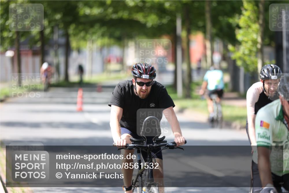 10.08.2025 - GEWOBA Citytriathlon Bremen Yannick Fuchs http://msf.ph/oto/8561532 10.08.2025 14:23:02 Radfahren 89, 163, 182, 222, 246, 249, 252, 280, 288, 289, 353, 423, 427, 431, 480 meine-sportfotos.de