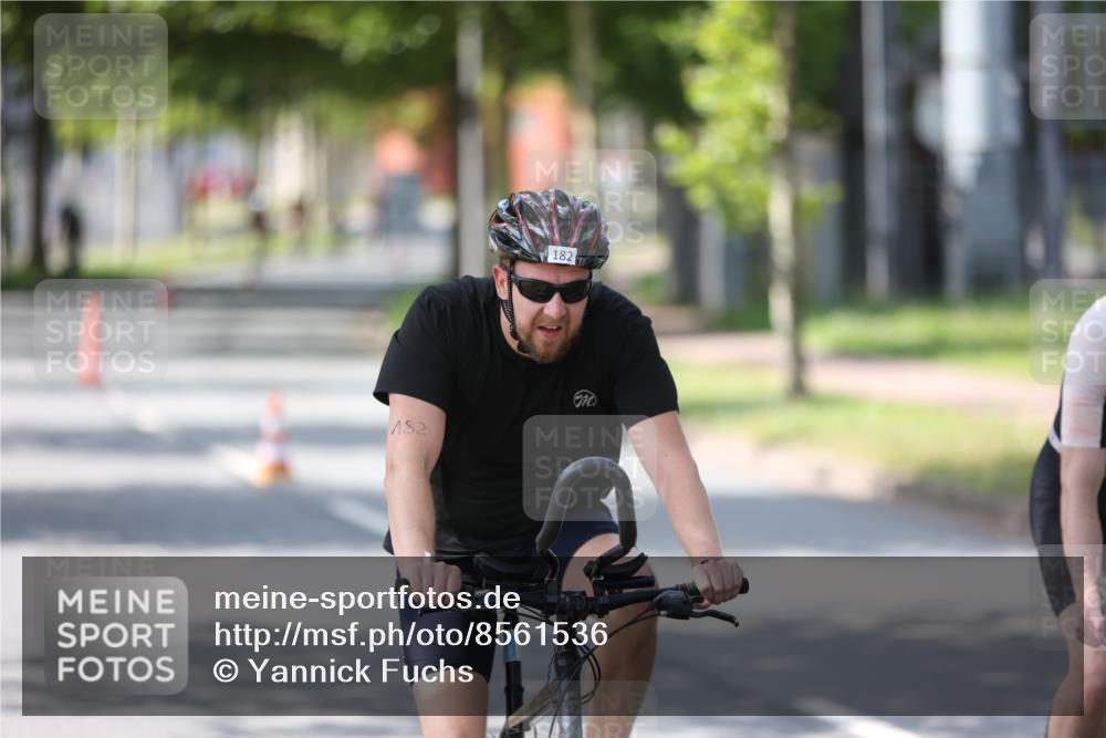 10.08.2025 - GEWOBA Citytriathlon Bremen Yannick Fuchs http://msf.ph/oto/8561536 10.08.2025 14:23:03 Radfahren 89, 163, 182, 209, 222, 246, 249, 252, 280, 288, 289, 353, 423, 427, 431, 480 meine-sportfotos.de
