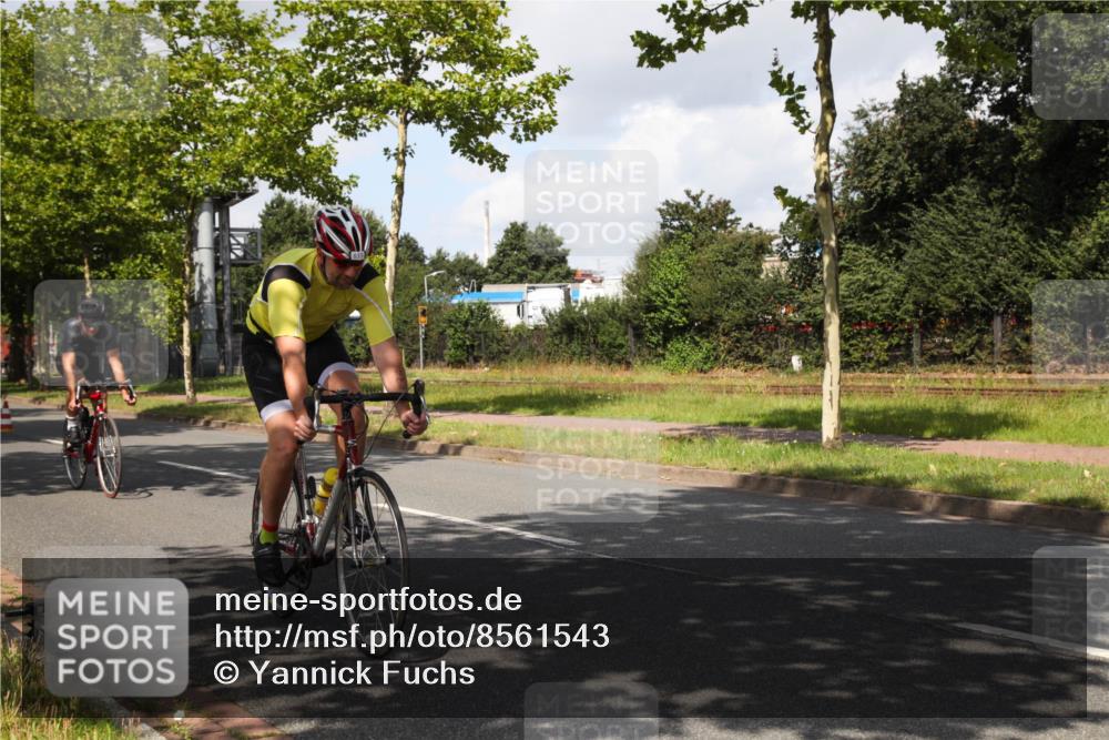 10.08.2025 - GEWOBA Citytriathlon Bremen Yannick Fuchs http://msf.ph/oto/8561543 10.08.2025 12:18:10 Radfahren 553, 579, 582, 794, 833, 867, 914, 966, 977 meine-sportfotos.de