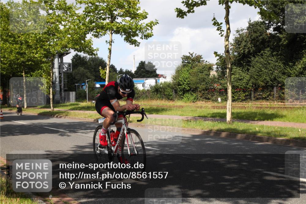 10.08.2025 - GEWOBA Citytriathlon Bremen Yannick Fuchs http://msf.ph/oto/8561557 10.08.2025 12:18:25 Radfahren 579, 584, 637, 678, 680, 759, 763, 781, 855, 914, 919, 973 meine-sportfotos.de