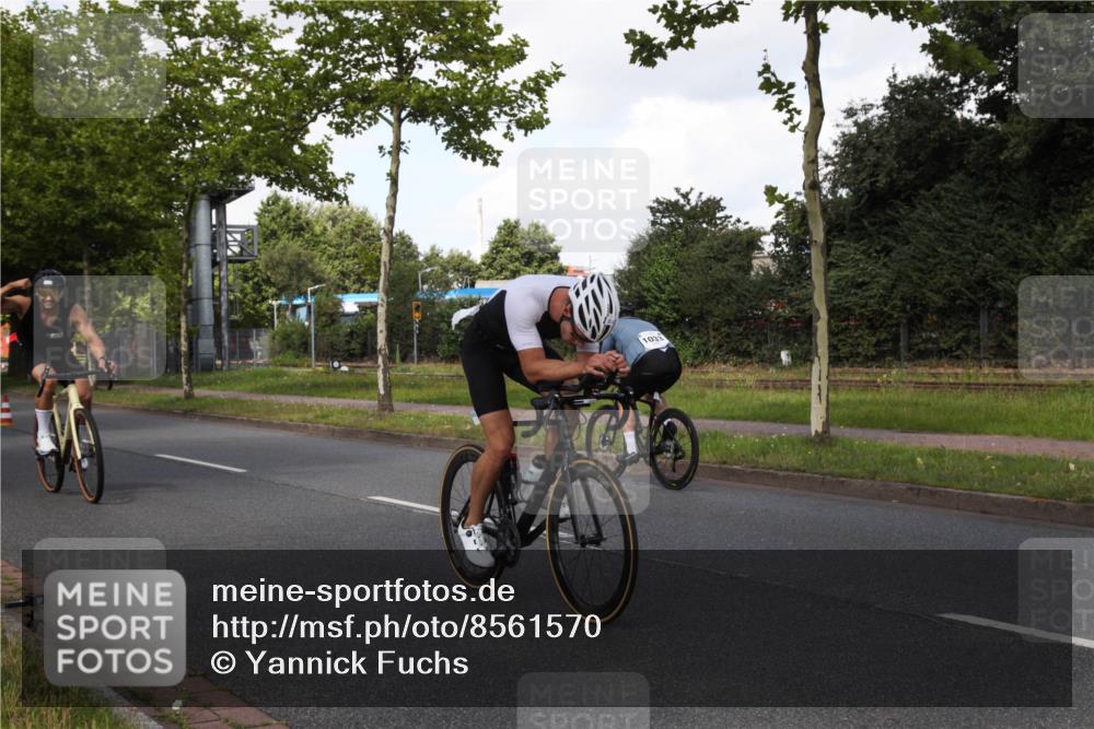 10.08.2025 - GEWOBA Citytriathlon Bremen Yannick Fuchs http://msf.ph/oto/8561570 10.08.2025 12:18:34 Radfahren 584, 637, 642, 652, 678, 680, 759, 763, 781, 855, 919, 973, 1015, 1029 meine-sportfotos.de