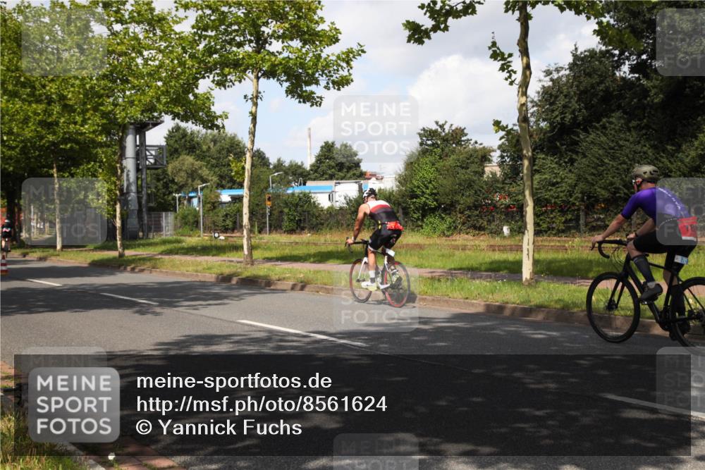 10.08.2025 - GEWOBA Citytriathlon Bremen Yannick Fuchs http://msf.ph/oto/8561624 10.08.2025 12:19:14 Radfahren 709, 750, 762, 804, 1033 meine-sportfotos.de