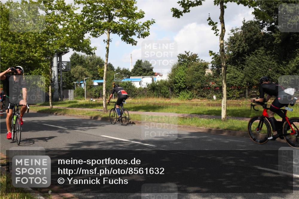 10.08.2025 - GEWOBA Citytriathlon Bremen Yannick Fuchs http://msf.ph/oto/8561632 10.08.2025 12:19:18 Radfahren 709, 750, 762, 804, 1033 meine-sportfotos.de
