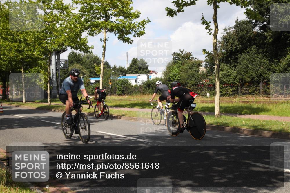 10.08.2025 - GEWOBA Citytriathlon Bremen Yannick Fuchs http://msf.ph/oto/8561648 10.08.2025 12:19:27 Radfahren 749, 750, 762, 804, 872, 1033 meine-sportfotos.de