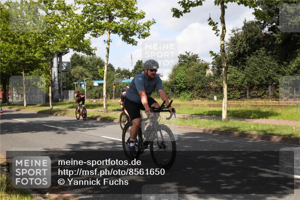 10.08.2025 - GEWOBA Citytriathlon Bremen Yannick Fuchs http://msf.ph/oto/8561650 10.08.2025 12:19:27 Radfahren 749, 750, 762, 804, 872, 1033 meine-sportfotos.de