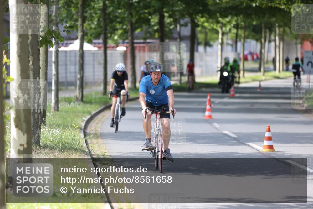 10.08.2025 - GEWOBA Citytriathlon Bremen Yannick Fuchs http://msf.ph/oto/8561658 10.08.2025 14:23:24 Radfahren 99, 154, 200, 209, 213, 222, 225, 250, 251, 317, 423, 431, 478, 480 meine-sportfotos.de