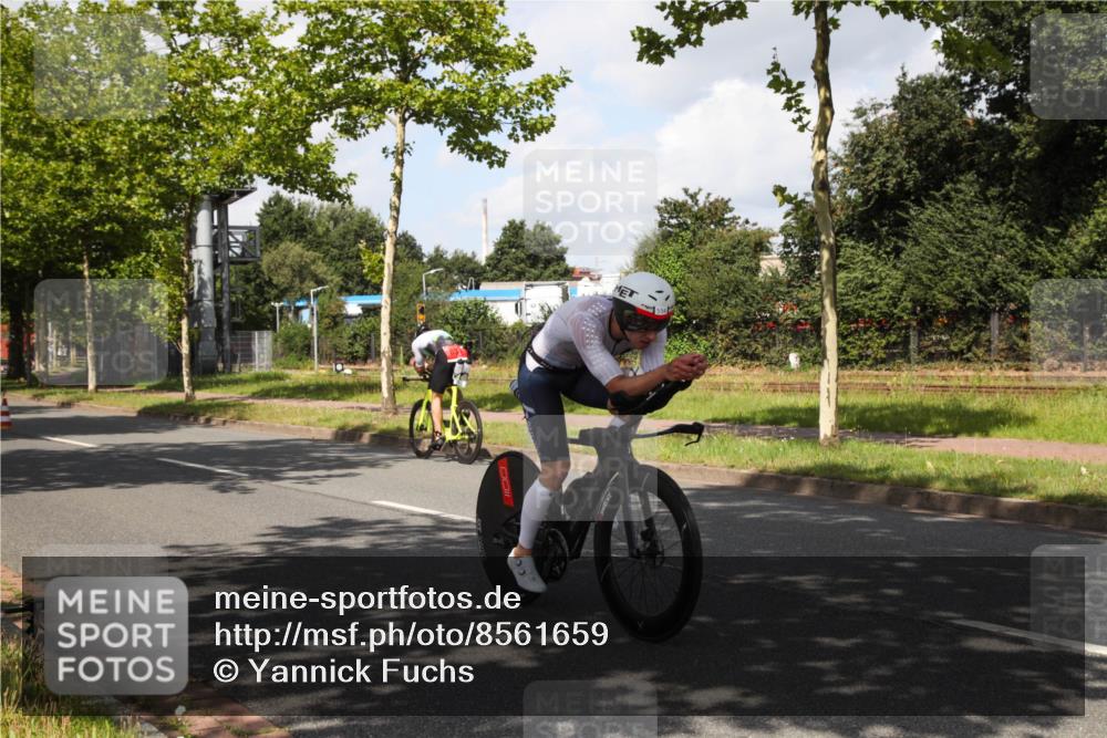 10.08.2025 - GEWOBA Citytriathlon Bremen Yannick Fuchs http://msf.ph/oto/8561659 10.08.2025 12:19:40 Radfahren 554, 719, 749, 872 meine-sportfotos.de