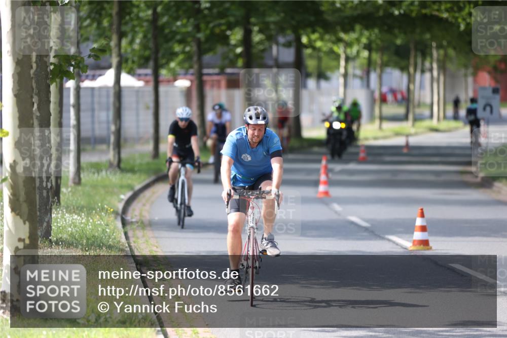 10.08.2025 - GEWOBA Citytriathlon Bremen Yannick Fuchs http://msf.ph/oto/8561662 10.08.2025 14:23:25 Radfahren 99, 154, 200, 209, 213, 222, 225, 250, 251, 317, 423, 478, 480 meine-sportfotos.de