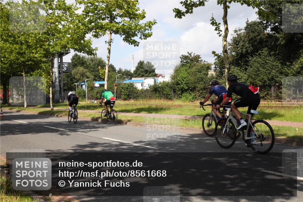 10.08.2025 - GEWOBA Citytriathlon Bremen Yannick Fuchs http://msf.ph/oto/8561668 10.08.2025 12:19:44 Radfahren 554, 719, 749, 872 meine-sportfotos.de