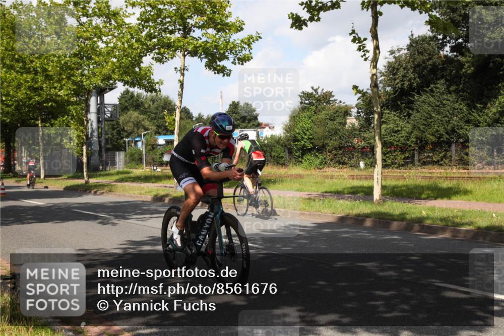 10.08.2025 - GEWOBA Citytriathlon Bremen Yannick Fuchs http://msf.ph/oto/8561676 10.08.2025 12:19:56 Radfahren 554, 639, 719, 739, 764, 782, 784, 841, 920, 1027 meine-sportfotos.de