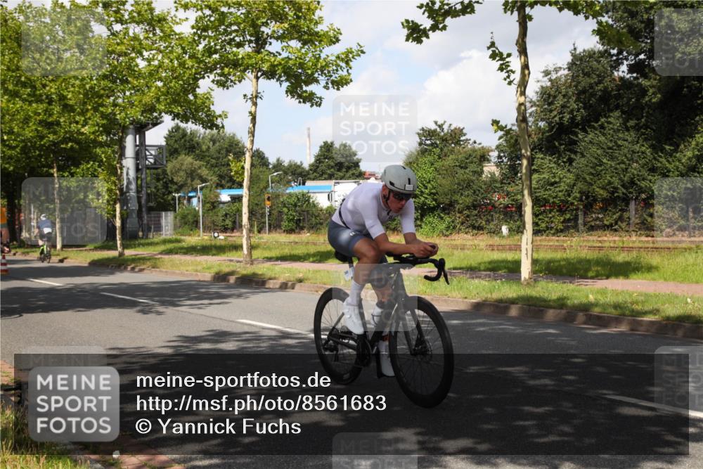 10.08.2025 - GEWOBA Citytriathlon Bremen Yannick Fuchs http://msf.ph/oto/8561683 10.08.2025 12:20:00 Radfahren 639, 719, 739, 764, 782, 784, 841, 844, 920, 1027 meine-sportfotos.de