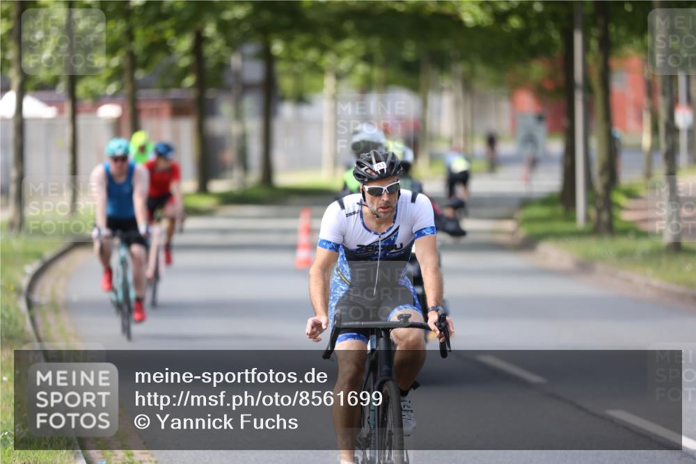 10.08.2025 - GEWOBA Citytriathlon Bremen Yannick Fuchs http://msf.ph/oto/8561699 10.08.2025 14:23:29 Radfahren 99, 154, 200, 205, 213, 225, 234, 250, 251, 317, 478 meine-sportfotos.de