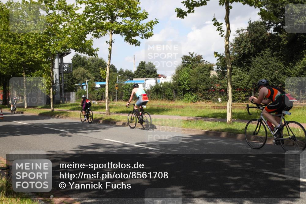 10.08.2025 - GEWOBA Citytriathlon Bremen Yannick Fuchs http://msf.ph/oto/8561708 10.08.2025 12:20:15 Radfahren 565, 570, 596, 639, 720, 782, 784, 844, 892, 920, 1027 meine-sportfotos.de