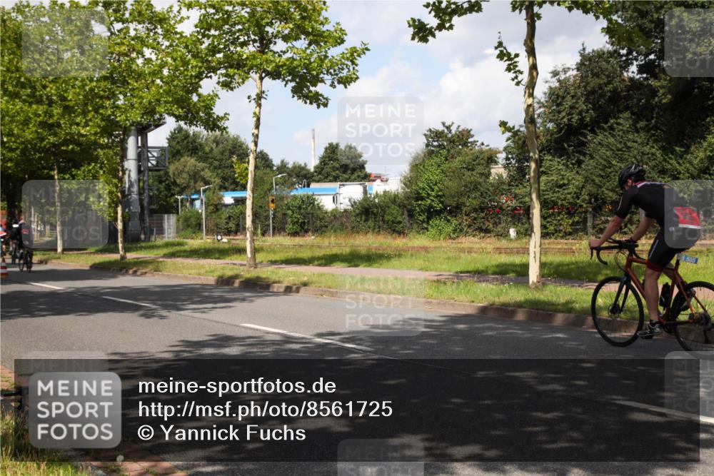 10.08.2025 - GEWOBA Citytriathlon Bremen Yannick Fuchs http://msf.ph/oto/8561725 10.08.2025 12:20:21 Radfahren 565, 570, 596, 631, 720, 844, 892 meine-sportfotos.de