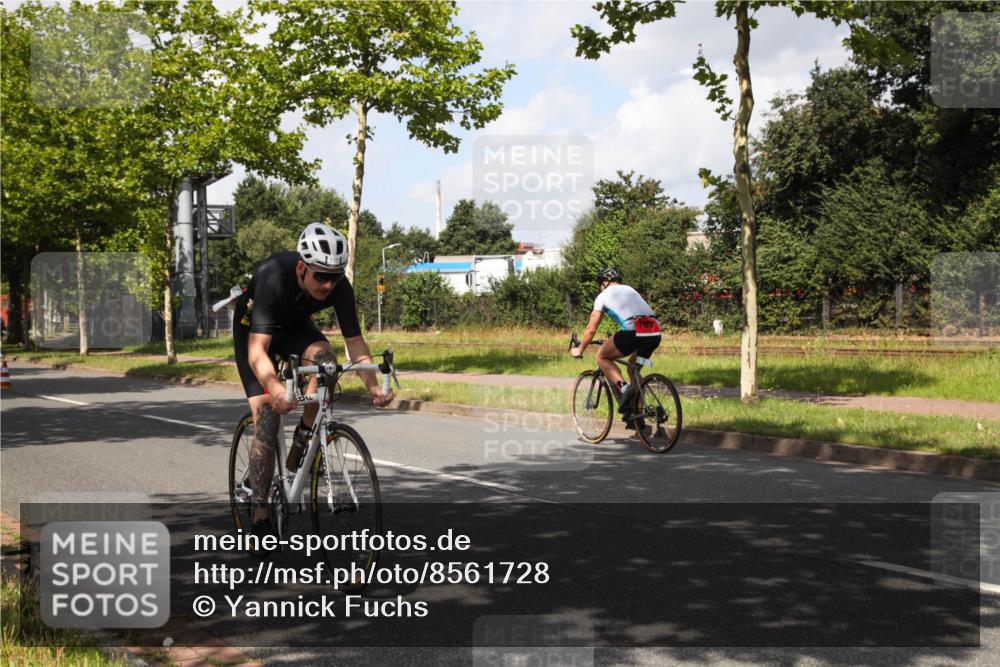 10.08.2025 - GEWOBA Citytriathlon Bremen Yannick Fuchs http://msf.ph/oto/8561728 10.08.2025 12:20:22 Radfahren 563, 565, 570, 596, 631, 720, 734, 844, 892 meine-sportfotos.de