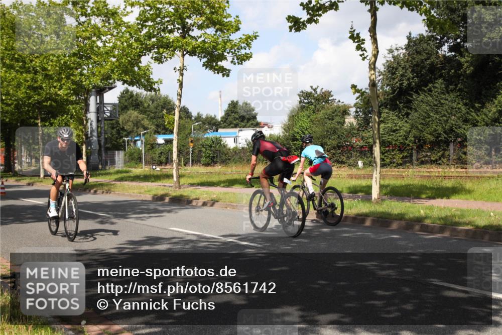 10.08.2025 - GEWOBA Citytriathlon Bremen Yannick Fuchs http://msf.ph/oto/8561742 10.08.2025 12:20:32 Radfahren 563, 565, 596, 631, 720, 734, 829, 900 meine-sportfotos.de