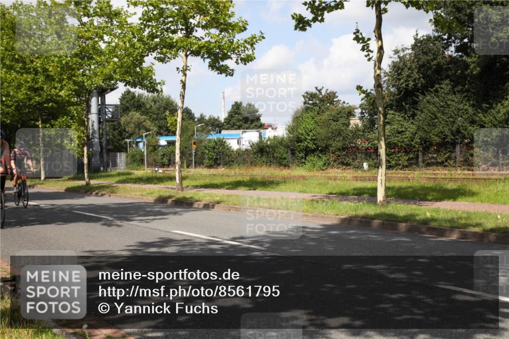 10.08.2025 - GEWOBA Citytriathlon Bremen Yannick Fuchs http://msf.ph/oto/8561795 10.08.2025 12:21:11 Radfahren 555, 558, 581, 662, 701, 758, 761, 785, 813, 869, 913, 969, 975, 1002 meine-sportfotos.de