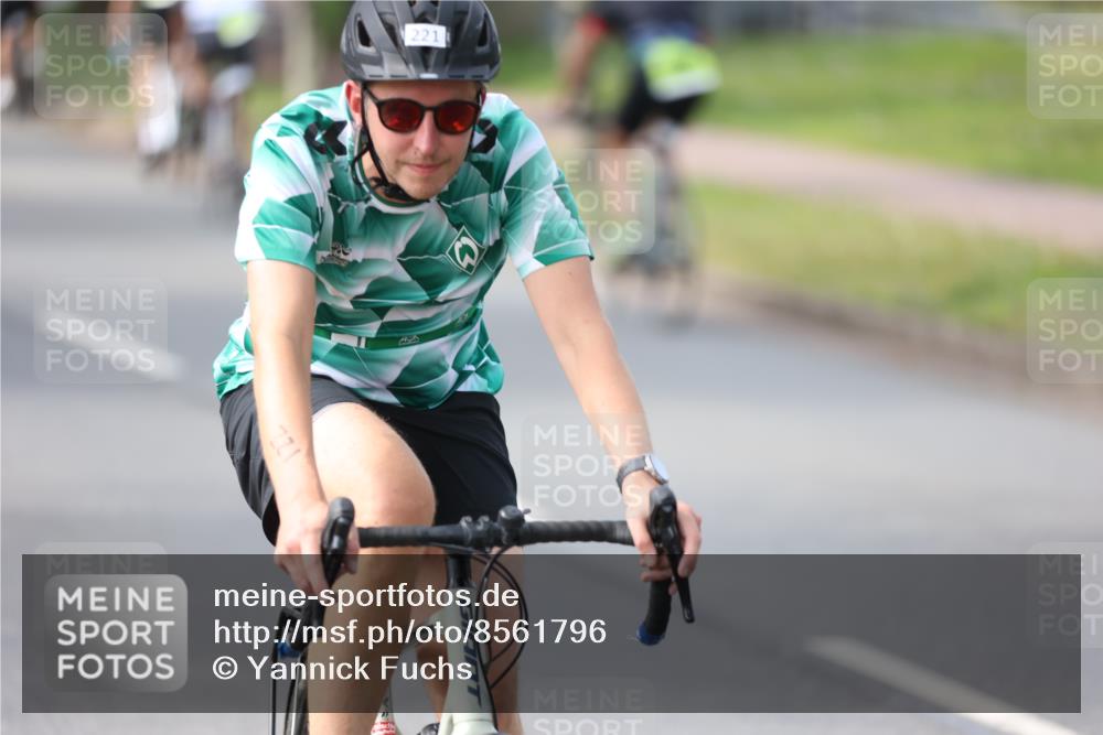 10.08.2025 - GEWOBA Citytriathlon Bremen Yannick Fuchs http://msf.ph/oto/8561796 10.08.2025 14:24:05 Radfahren 221, 474 meine-sportfotos.de
