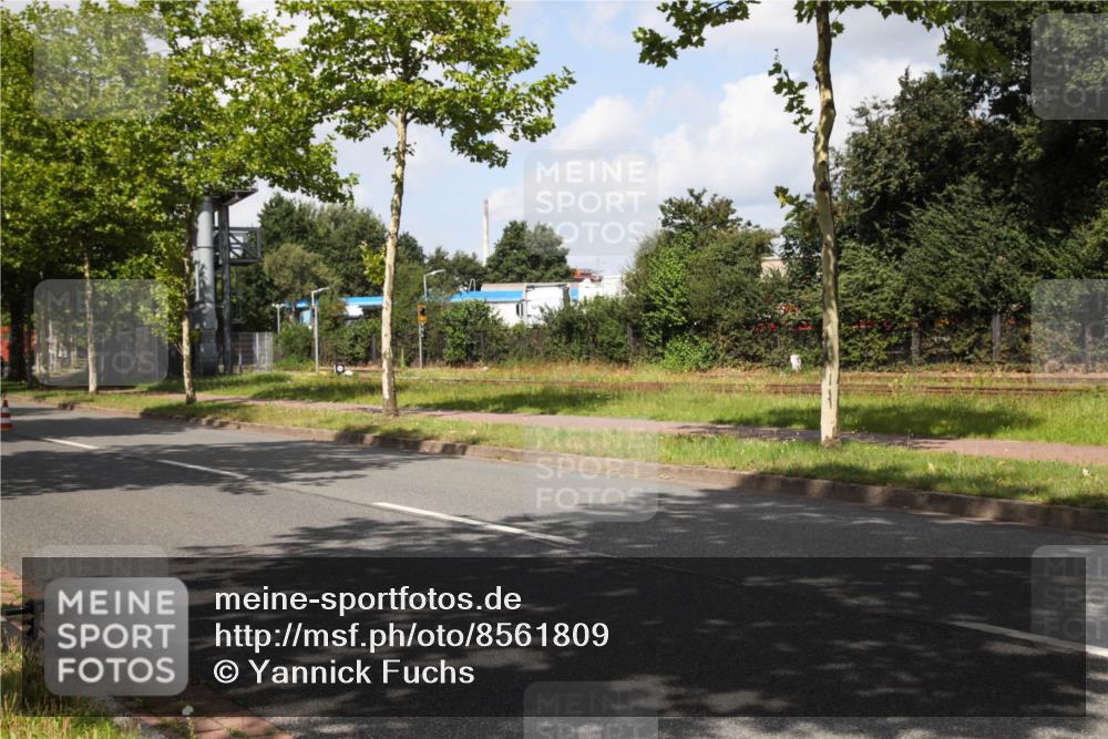 10.08.2025 - GEWOBA Citytriathlon Bremen Yannick Fuchs http://msf.ph/oto/8561809 10.08.2025 12:21:14 Radfahren 555, 558, 581, 618, 662, 701, 758, 761, 785, 813, 869, 913, 969, 975, 1002 meine-sportfotos.de