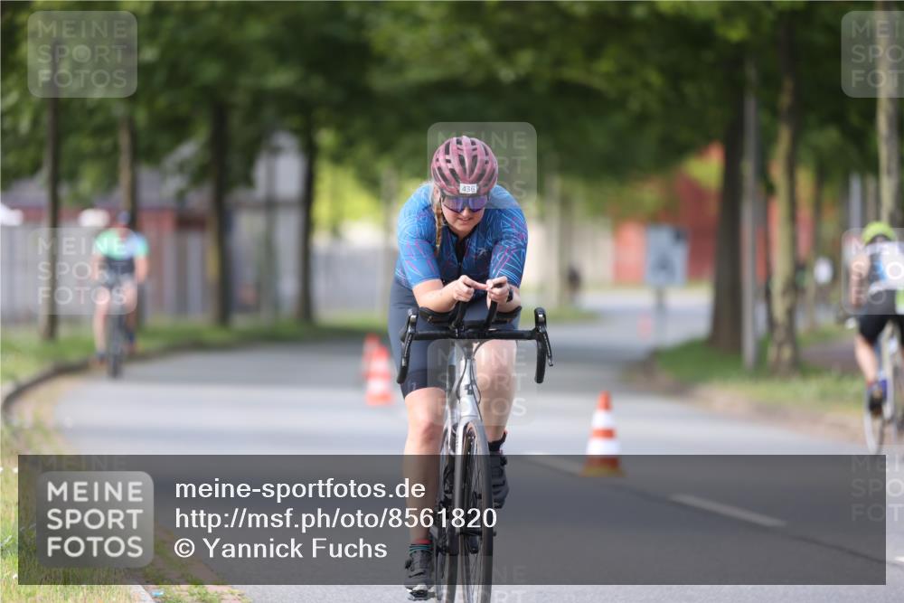 10.08.2025 - GEWOBA Citytriathlon Bremen Yannick Fuchs http://msf.ph/oto/8561820 10.08.2025 14:24:21 Radfahren 169, 436, 474 meine-sportfotos.de
