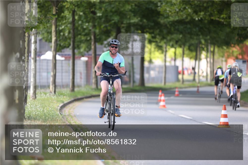 10.08.2025 - GEWOBA Citytriathlon Bremen Yannick Fuchs http://msf.ph/oto/8561832 10.08.2025 14:24:25 Radfahren 3, 169, 436, 474 meine-sportfotos.de